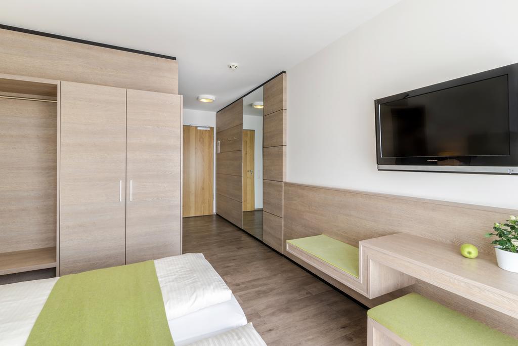 Parkhotel Pfarrkirchen Bagian luar foto
